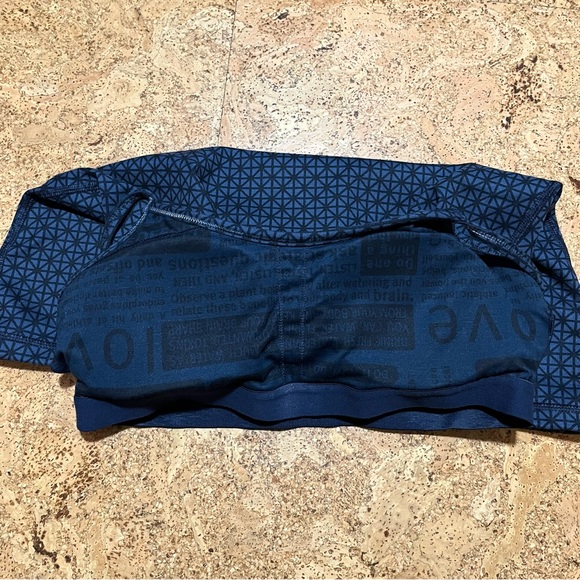 Lululemon Tri Geo Inkwell Black Power Y Luon Racerback Top Sz 6 - Picture 12 of 15